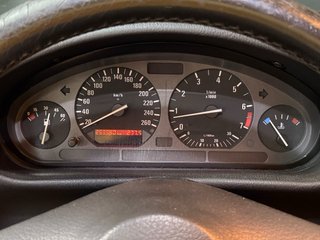 BMW 320i E36