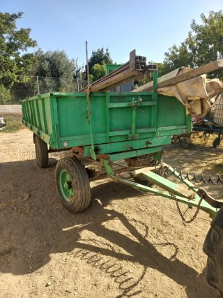 Remolque agrícola basculante con documentación