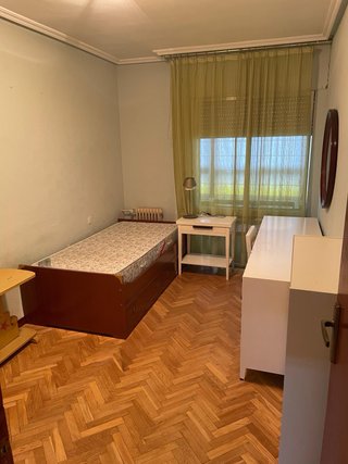 Piso alquiler 4 habitaciones en la cruz