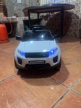 Coche eléctrico infantil blanco