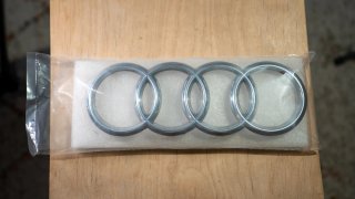 Logo Audi Q3 Sportback Delantero