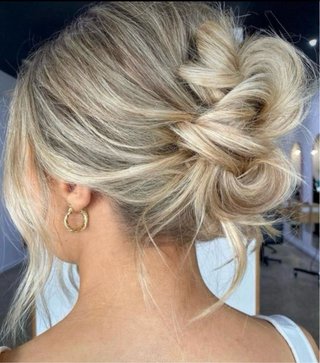 MAQUILLADORA Y PELUQUERA PROFESIONAL