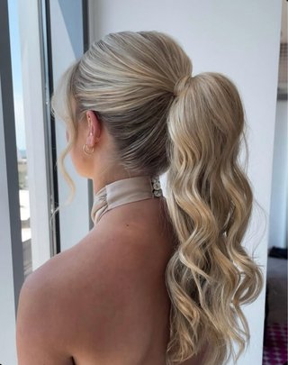 MAQUILLADORA Y PELUQUERA PROFESIONAL