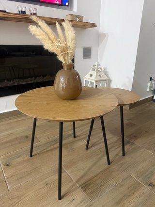 Set di due tavolini rotondi in legno e metallo