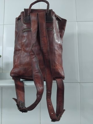 Mochila de piel auténtica hecha a mano