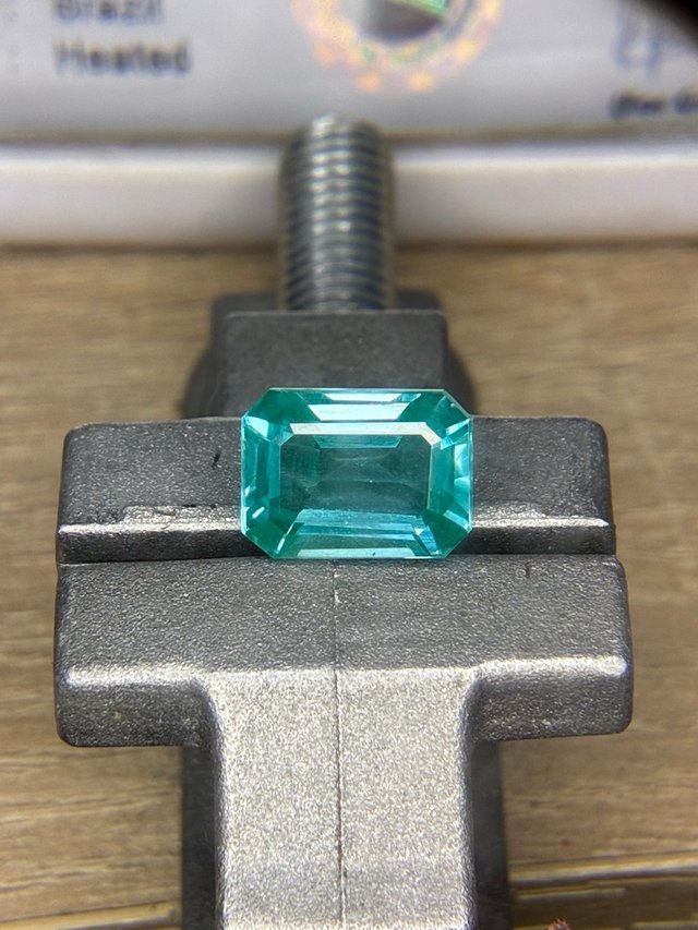 Topacio London Blue 6.25 Ct Natural AGL