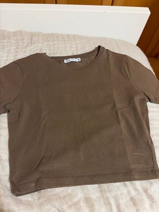 Camiseta Zara marrón básica
