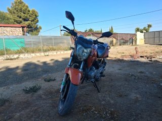 Honda CBF 250 Naranja y Negra