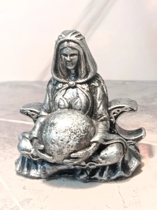 Statua Dea Madre Sfera Tripla Luna Scultura Divina