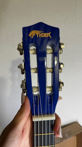 Guitarra Clásica Tiger Azul + Accesorios