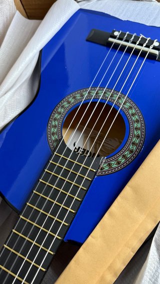 Guitarra Clásica Tiger Azul + Accesorios