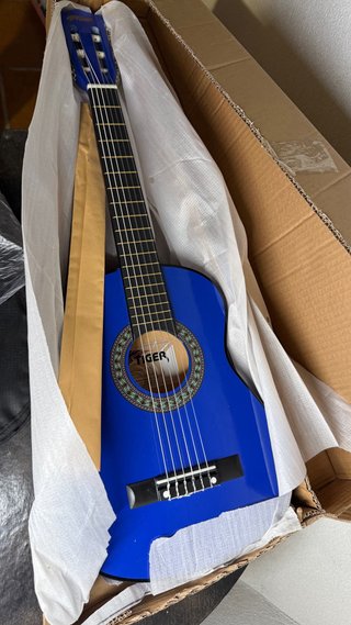 Guitarra Clásica Tiger Azul + Accesorios