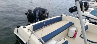 Barco con motor Mercury