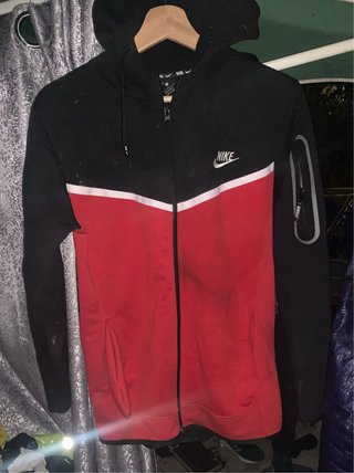 Chaqueta Nike Tech Fleece Roja y Negra