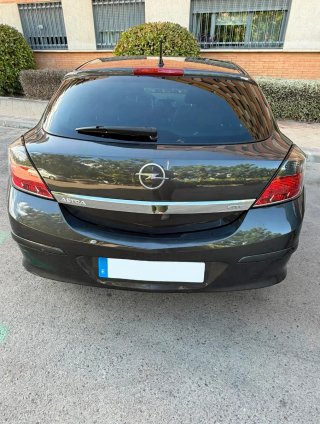 Opel Astra 2011