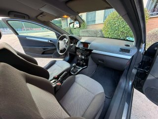 Opel Astra 2011