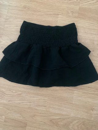 Falda pantalón negra volantes