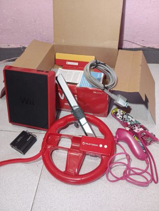 Nintendo Wii Rojo/Negro + Accesorios