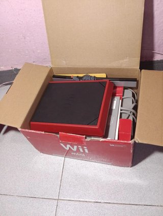 Nintendo Wii Rojo/Negro + Accesorios