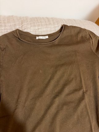 Camiseta marrón básica