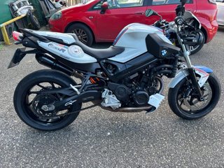 BMW F800R 2012 Naked recien preparada en BMW ofic