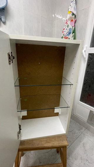 Armario baño Ikea blanco con baldas