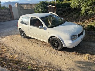 Volkswagen Golf 2000