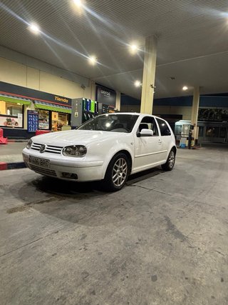 Volkswagen Golf 2000