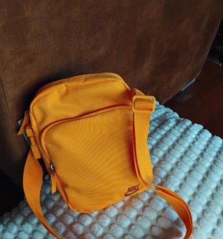 Bolso bandolera Nike naranja