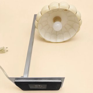 Candeeiro de mesa vintage bege e prateado