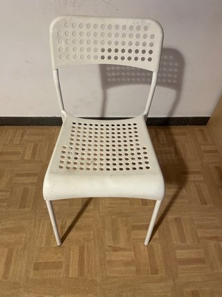 Silla blanca moderna 4 unidades 5€ unid