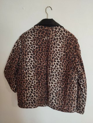 Cazadora leopardo Bershka