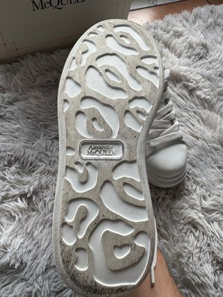 Alexander McQueen sneakers bianche e nere