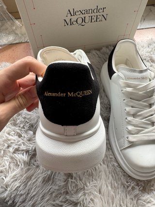 Alexander McQueen sneakers bianche e nere