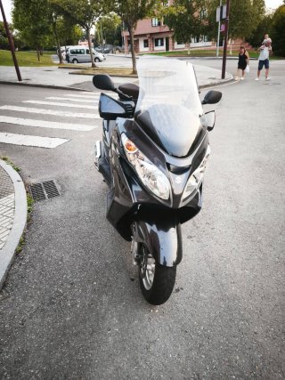 Suzuki Burgman 400 LIMiTED