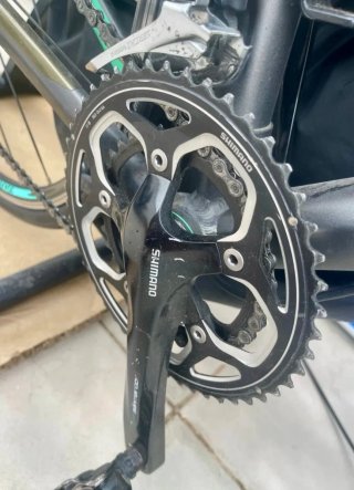 Bicicleta de carretera negra
