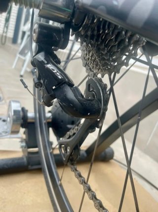 Bicicleta de carretera negra