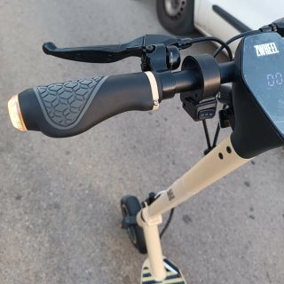 Vendo patinete eléctrico.