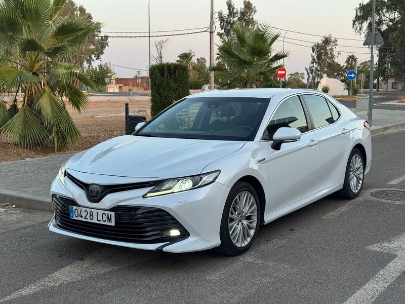 Toyota Camry 2020 - foto 1