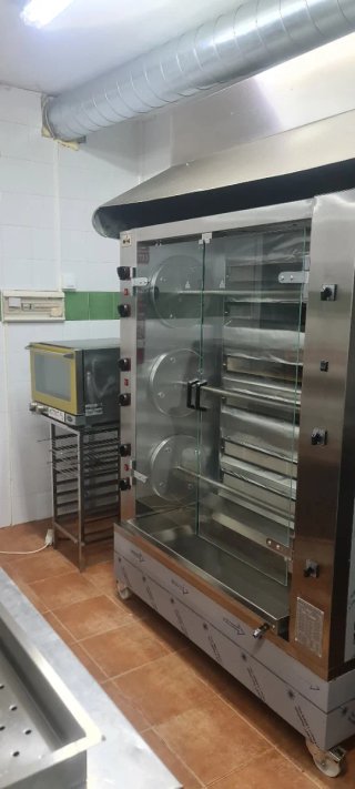 Asador de pollos MCM 12 espadas