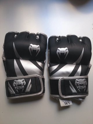 Guantes MMA Venum Negro y Plateado Talla L/XL