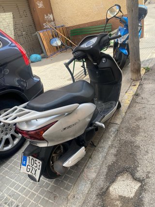 Honda Lead 110 Plata Scooter
