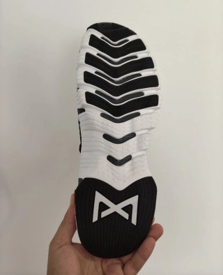 Nike Free Metcon 5 T47 Negro/Blanco