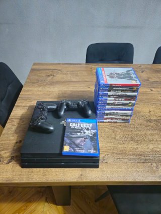 PS4 Pro + 2 mandos y juegos