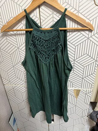 Camisa verde con encaje