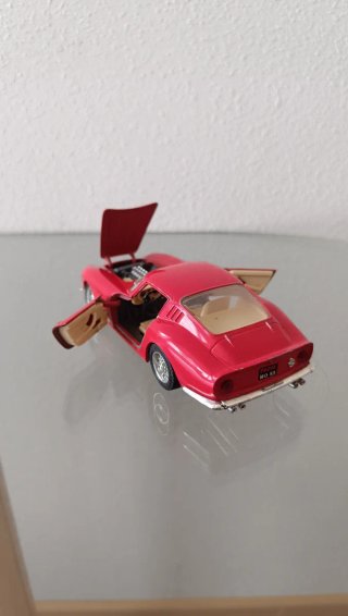 Maqueta Ferrari 275 GTB 4 Burago