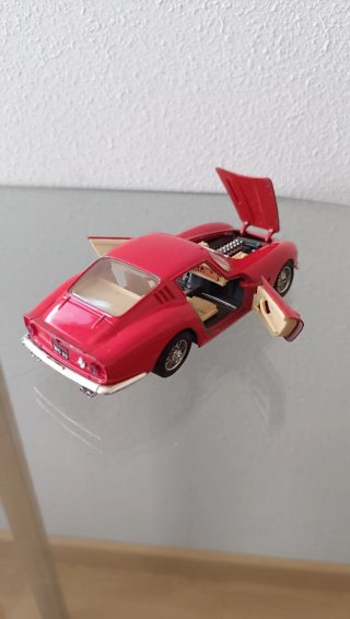 Maqueta Ferrari 275 GTB 4 Burago