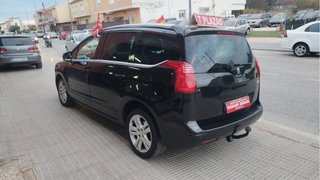 Peugeot 5008 2014