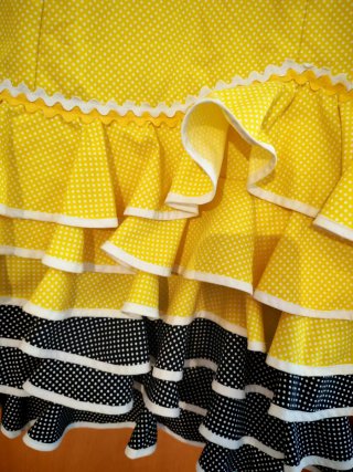 Vestido flamenco corto volantes lunares