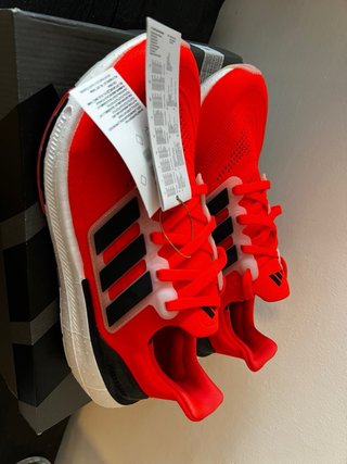 Adidas Ultraboost Talla 41.5 Rojas